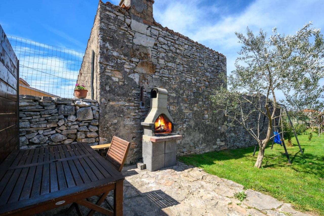 Villa Bobo Family House With Pool à Vodnjan Extérieur photo