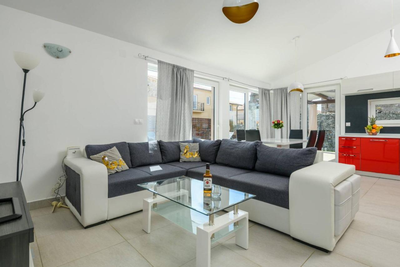 Villa Bobo Family House With Pool à Vodnjan Extérieur photo