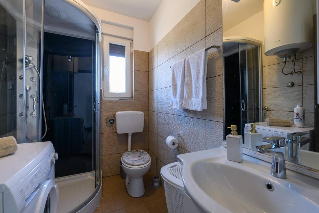 Villa Bobo Family House With Pool à Vodnjan Extérieur photo