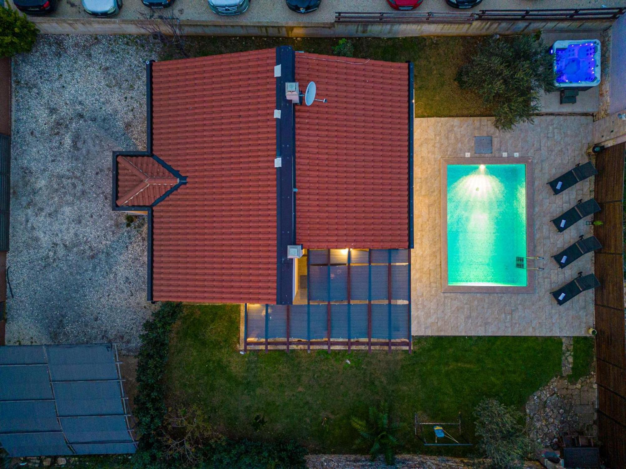 Villa Bobo Family House With Pool à Vodnjan Extérieur photo